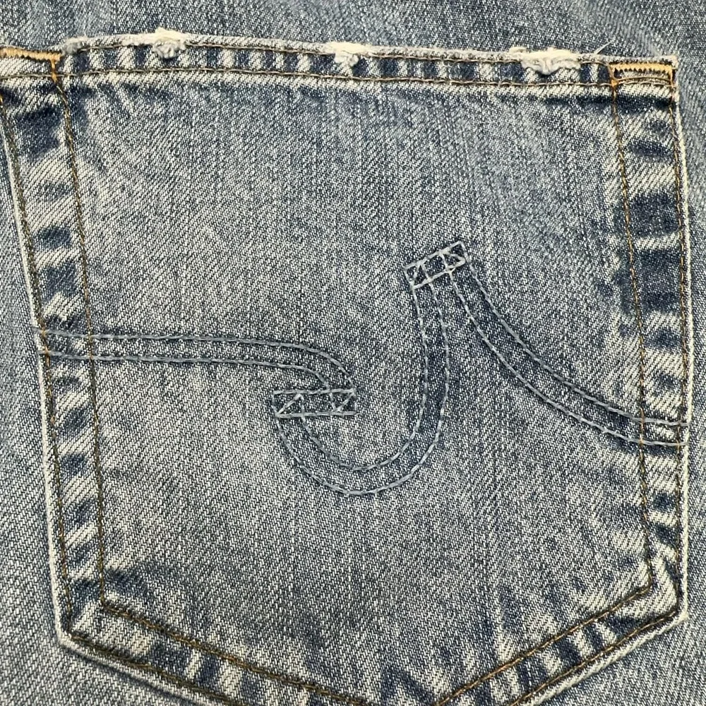 AG Jeans Mens 32x33 Light Wash Blue The Graduate Tailored Leg Distress Denim